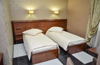 Мини-отель Nashe Misto Guest House Ковель Стандартный двухместный номер с 2 отдельными кроватями-8
